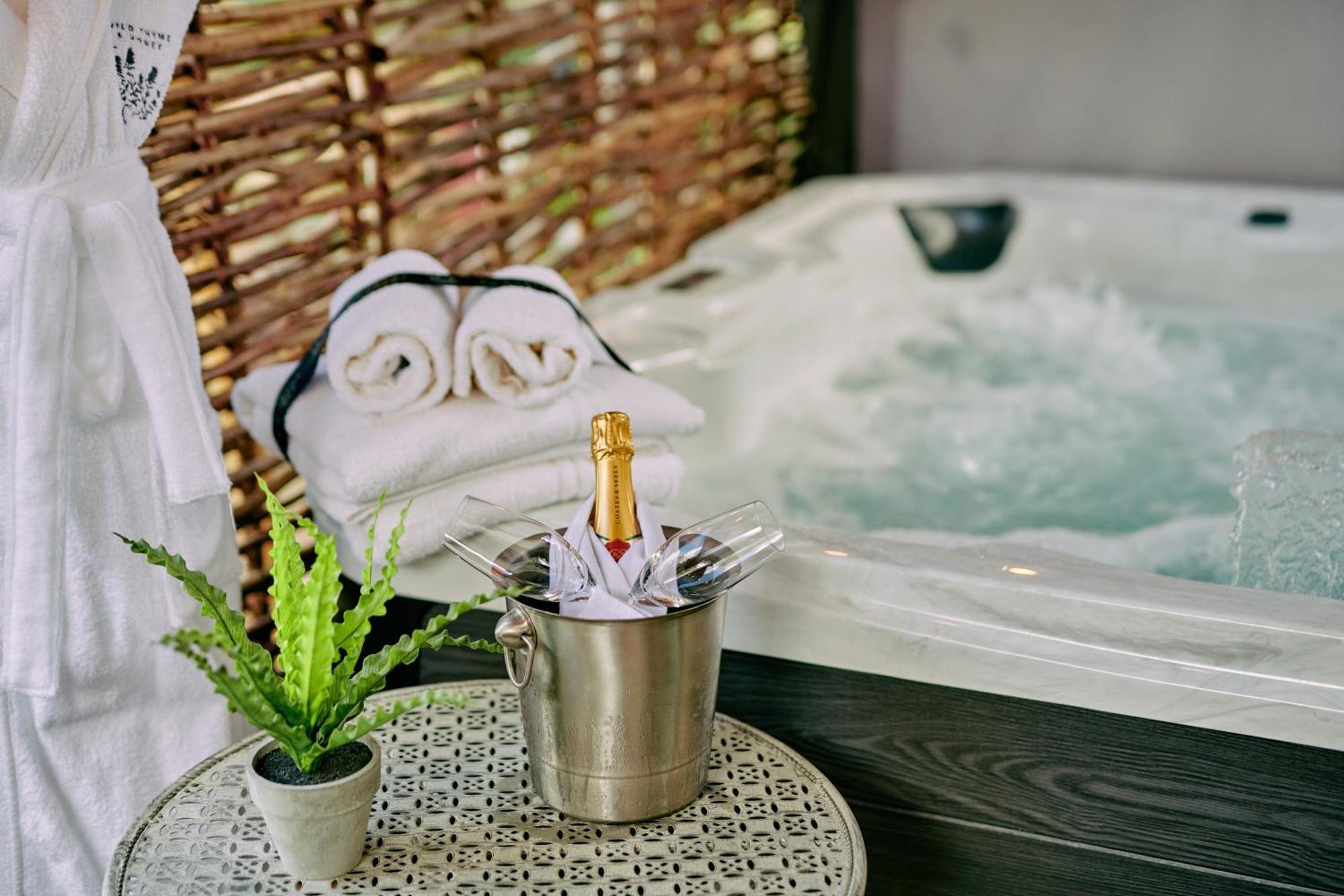 Wild Thyme & Honey - Cirencester-Cotswolds エクステリア 写真